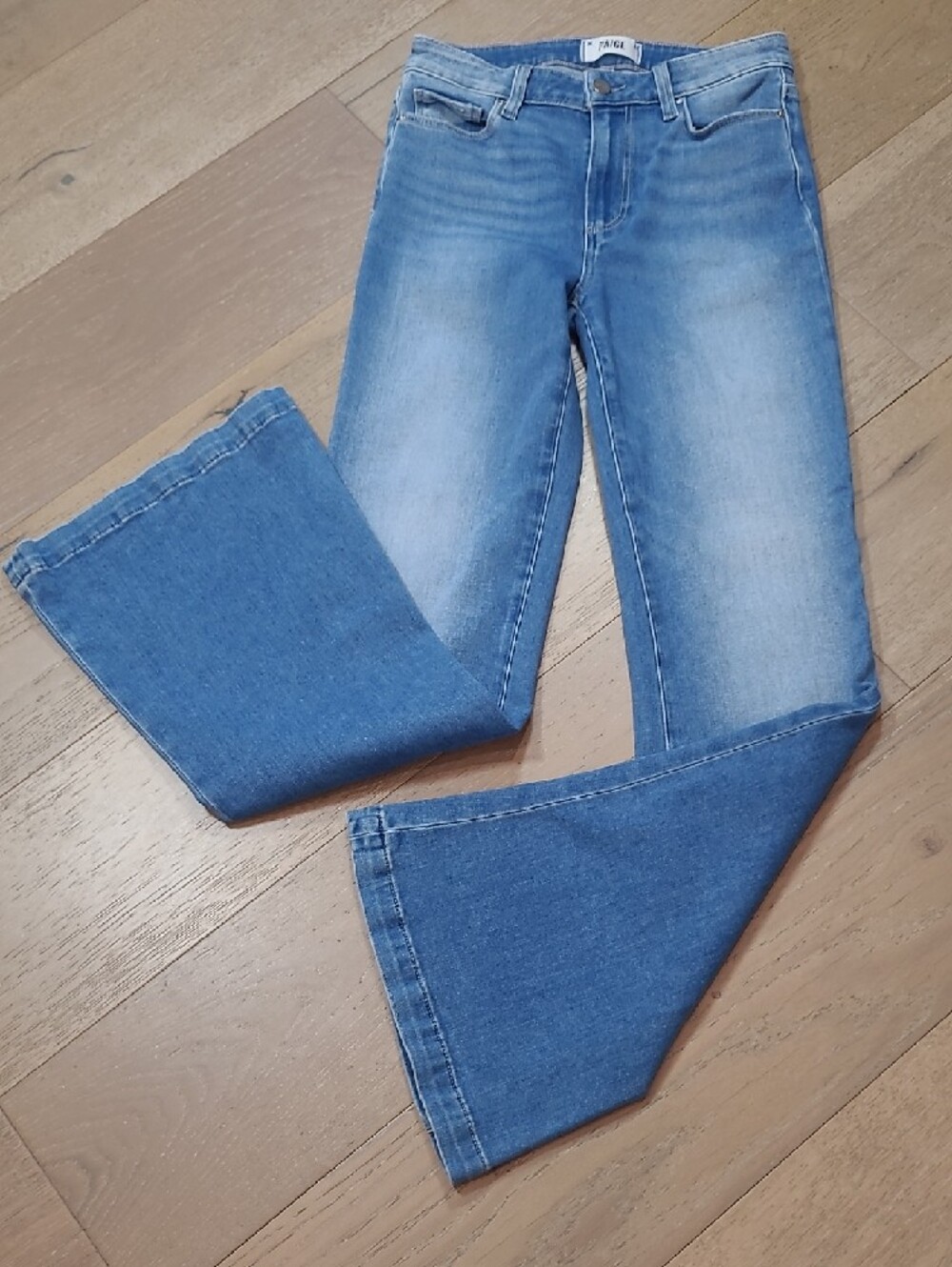 EUC PAIGE Genevieve Jeans Women's sz 27 Mid Rise Flare Denim Jeans